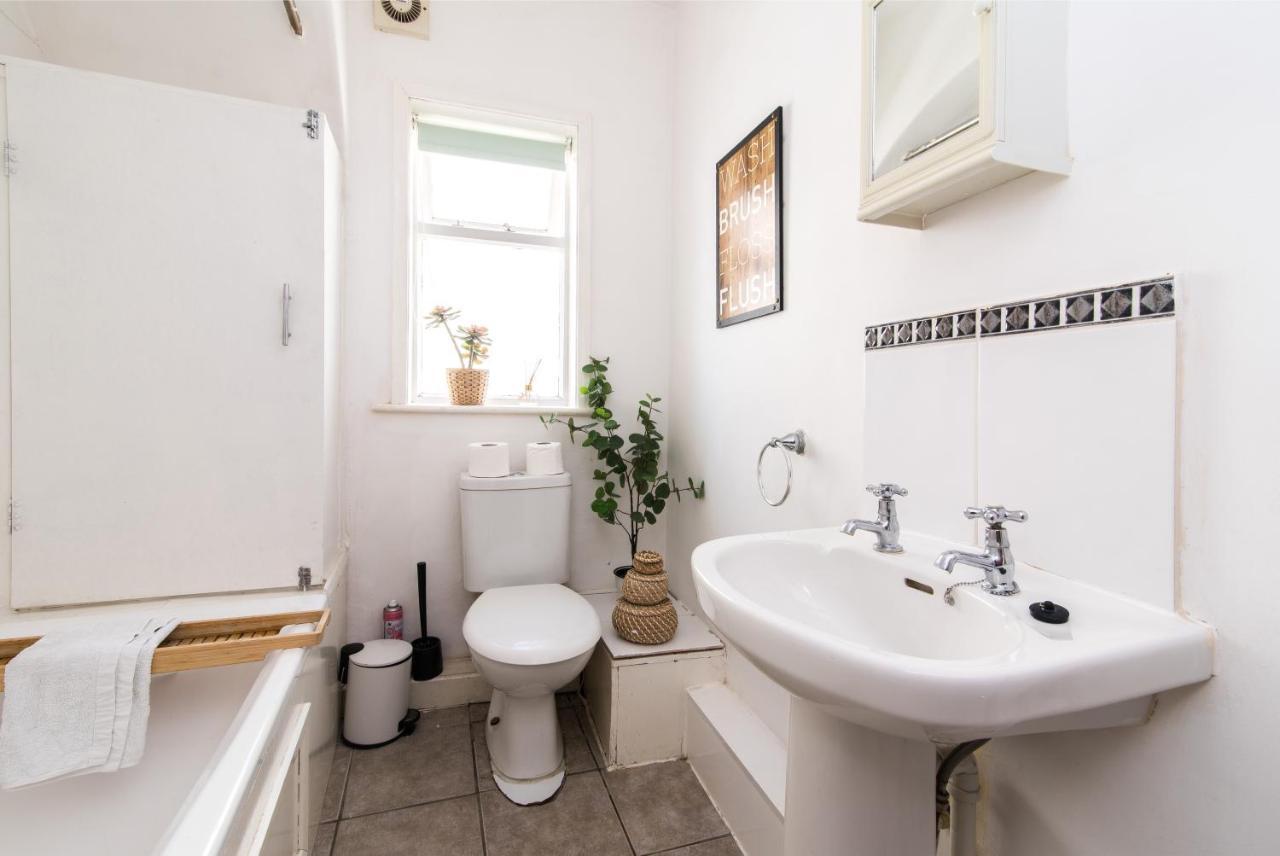 Characterful 2 Bed Apartment - Spacious & Comfy Castle Donington Buitenkant foto